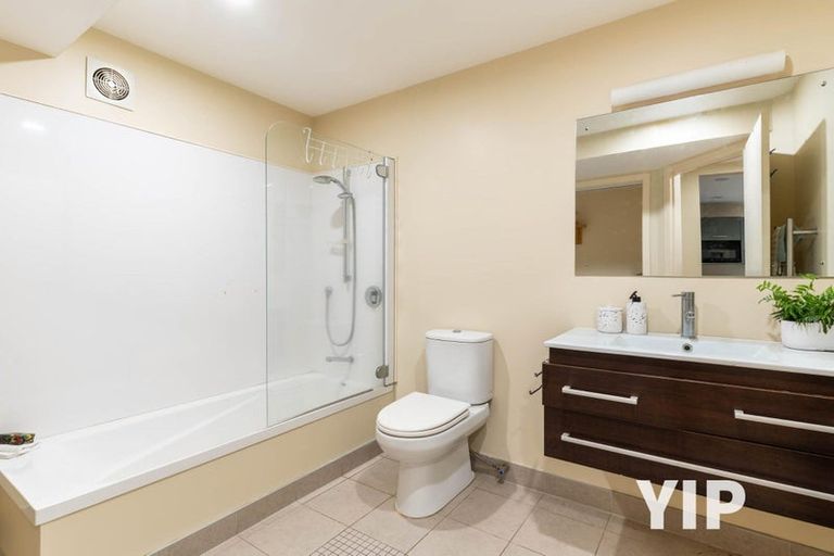 Photo of property in 10 Longmont Terrace, Churton Park, Wellington, 6037