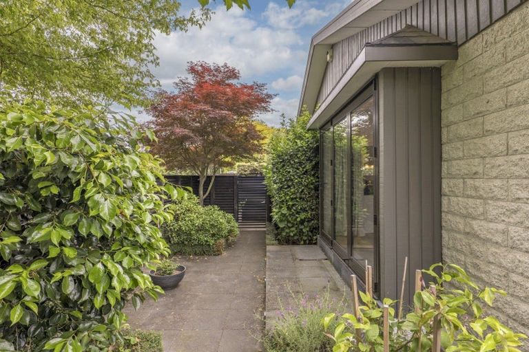 Photo of property in 1/6 Parr Place, Ilam, Christchurch, 8041