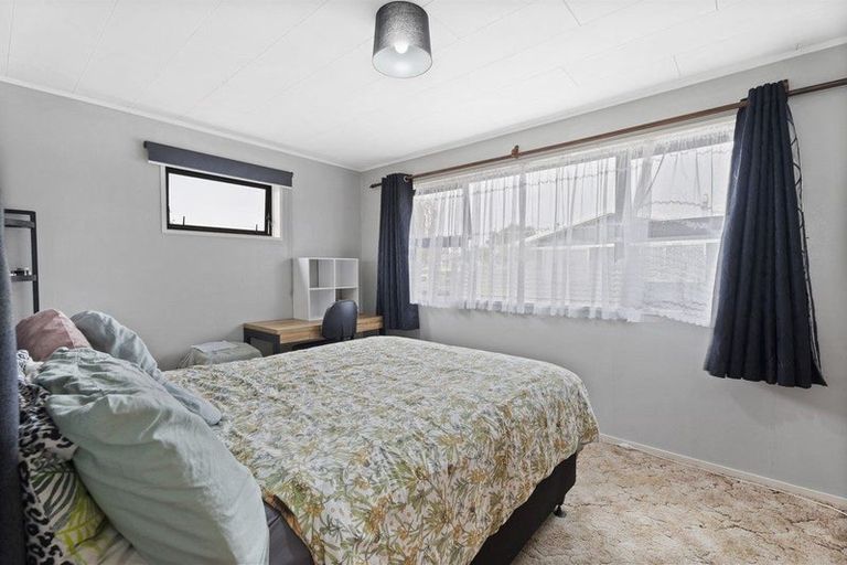 Photo of property in 14 Oberon Street, Stratford, 4332