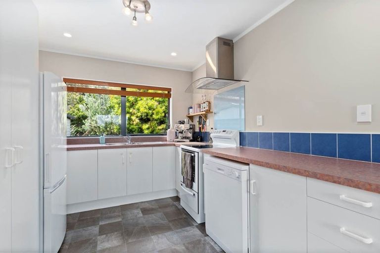 Photo of property in 90 Collingwood Road, Waiuku, 2123