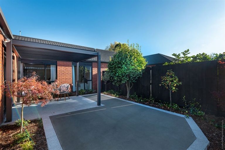 Photo of property in 1/9 Claverley Gardens, Avonhead, Christchurch, 8042