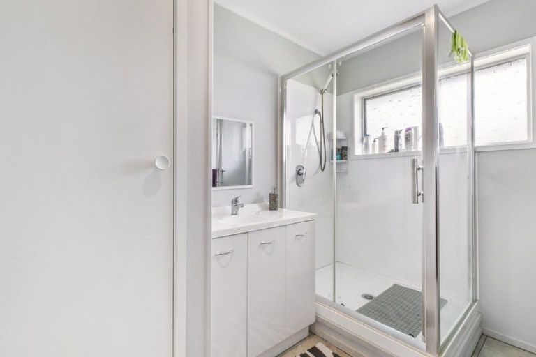 Photo of property in 2/14 Cosgrave Road, Papakura, 2110