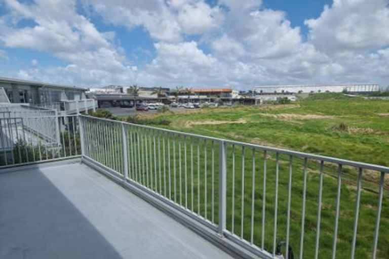 Photo of property in 8/15 Bishop Lenihan Place, East Tamaki, Auckland, 2013