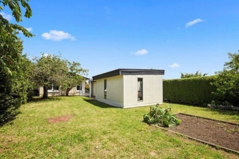 Photo of property in 16 Hounslow Street, Ilam, Christchurch, 8041