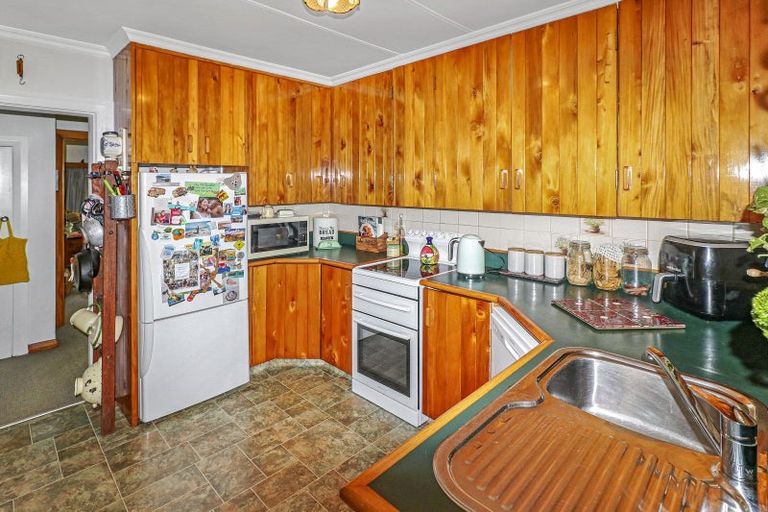 Photo of property in 34 Queen Street, Dannevirke, 4930