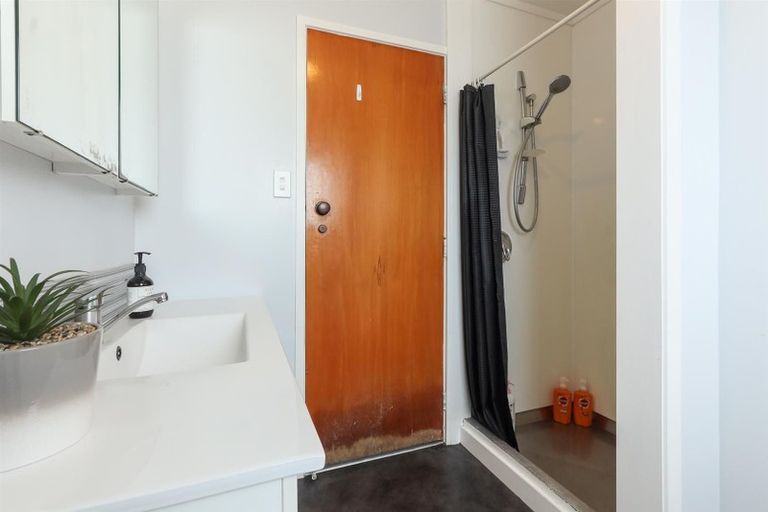 Photo of property in 30 Rewarewa Street, Owhata, Rotorua, 3010