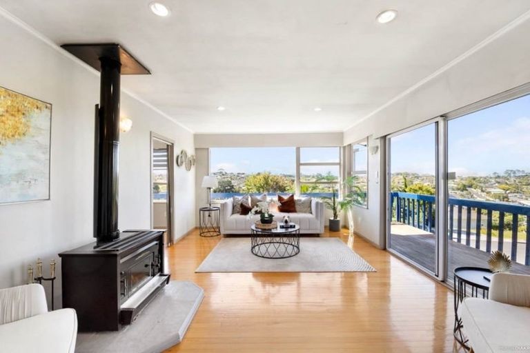 Photo of property in 34 Juniper Road, Sunnynook, Auckland, 0620