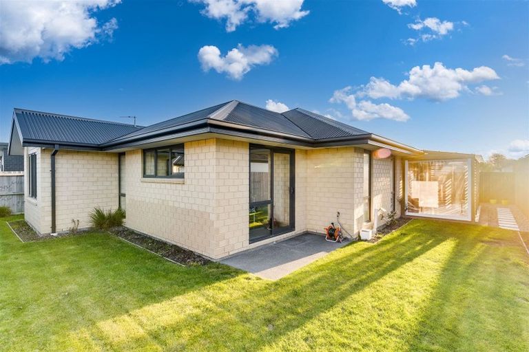 Photo of property in 16 Booth Way, Belfast, Christchurch, 8051