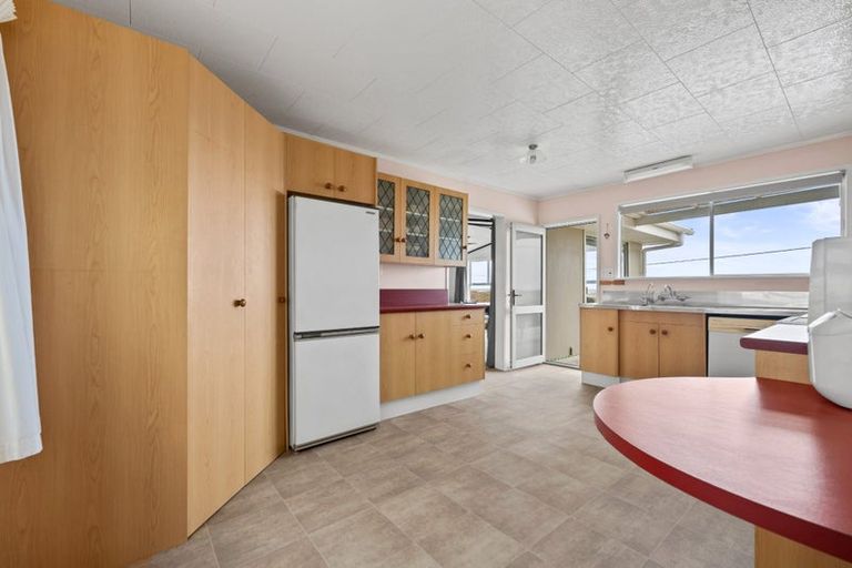 Photo of property in 61 Marine Drive, Te Kopuru, 0371