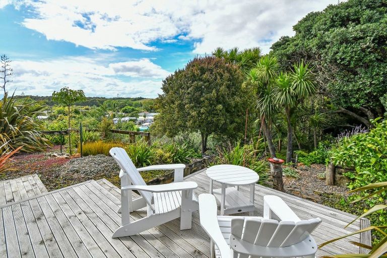 Photo of property in 88 Howard Road, Orere Point, Papakura, 2585