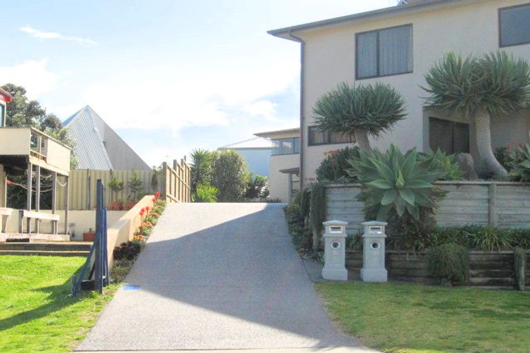 Photo of property in 3a Pacific View Road, Papamoa Beach, Papamoa, 3118