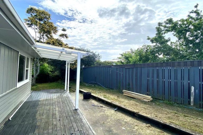 Photo of property in 19 Mcquarrie Avenue, Wattle Downs, Auckland, 2103