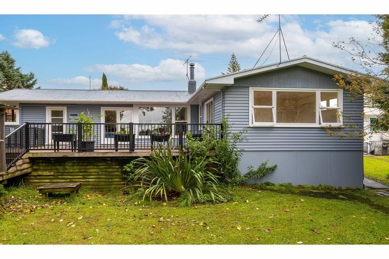 Photo of property in 42 Lowtherhurst Road, Massey, Auckland, 0614