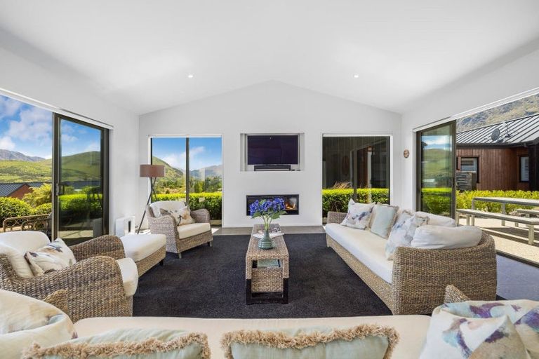 Photo of property in 17 Ellesmere Avenue, Jacks Point, Queenstown, 9371