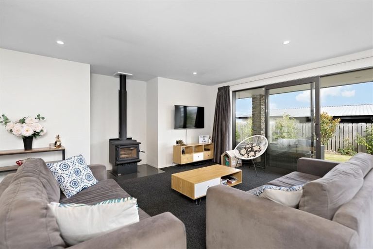 Photo of property in 11 Centre Crescent, Wanaka, 9305