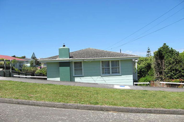 Photo of property in 4 Arene Grove, Titahi Bay, Porirua, 5022