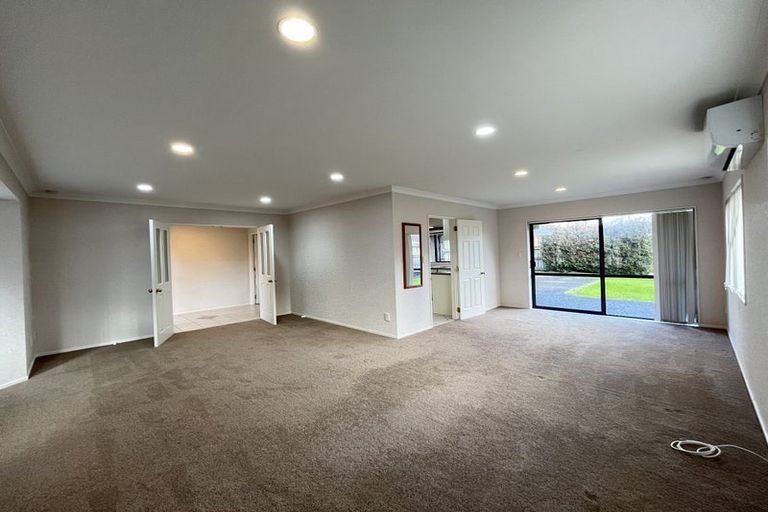 Photo of property in 14 Brittas Place, East Tamaki, Auckland, 2016