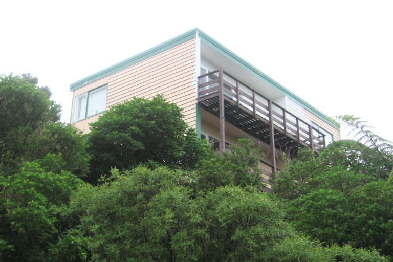 Photo of property in 4 Huntingdon Street, Northland, Wellington, 6012