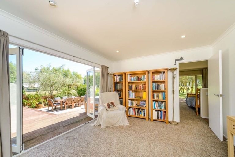 Photo of property in 1590 State Highway 3, Awahuri, Palmerston North, 4476