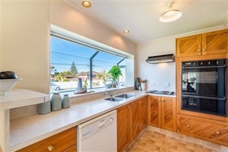 Photo of property in 1/3a Gordon Avenue, Forrest Hill, Auckland, 0620