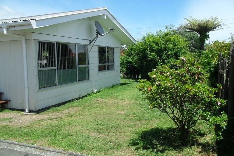 Photo of property in 2/162 Porchester Road, Papakura, 2110