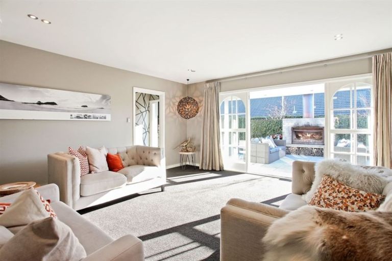 Photo of property in 26 Grahams Road, Ilam, Christchurch, 8041