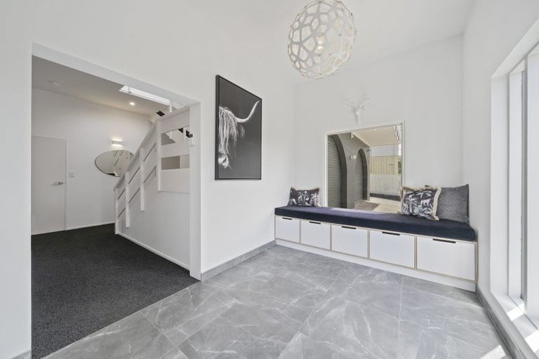 Photo of property in 99 Akaroa Drive, Maupuia, Wellington, 6022