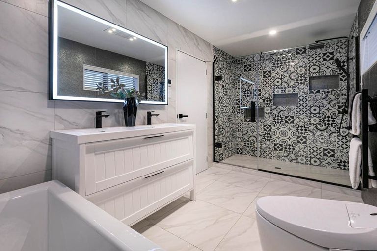 Photo of property in 11 Taraire Place, Orewa, 0931