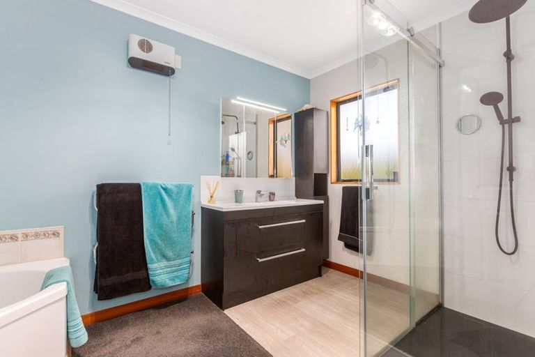 Photo of property in 68a Marchant Road, Kaitoke, Upper Hutt, 5018