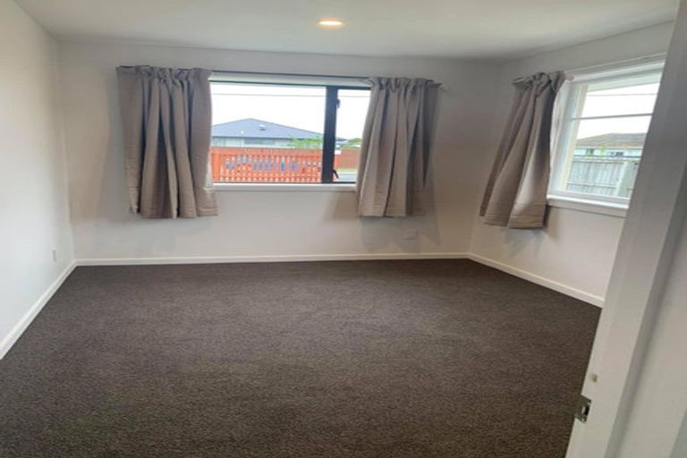 Photo of property in 61 Palmers Road, New Brighton, Christchurch, 8083