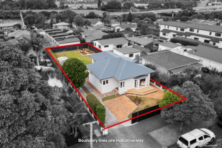 Photo of property in 20 Alberta Street, Point Chevalier, Auckland, 1022