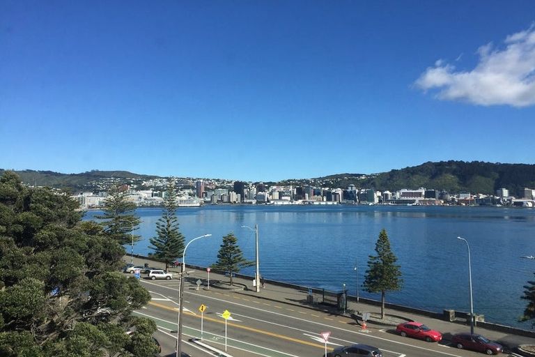 Photo of property in The Capital, 14/370 Oriental Parade, Oriental Bay, Wellington, 6011