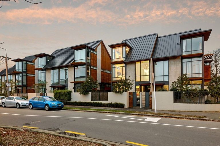 Photo of property in 2/2a Dorset Street, Christchurch Central, Christchurch, 8013