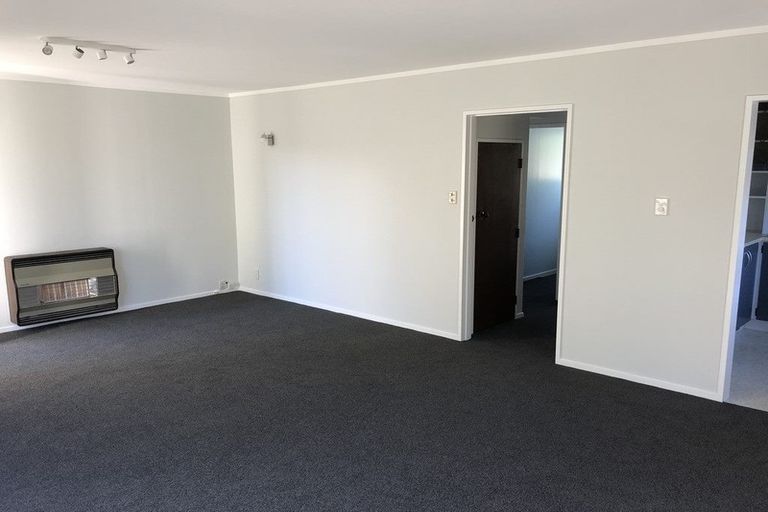 Photo of property in 30 Dorset Crescent, Hokowhitu, Palmerston North, 4410