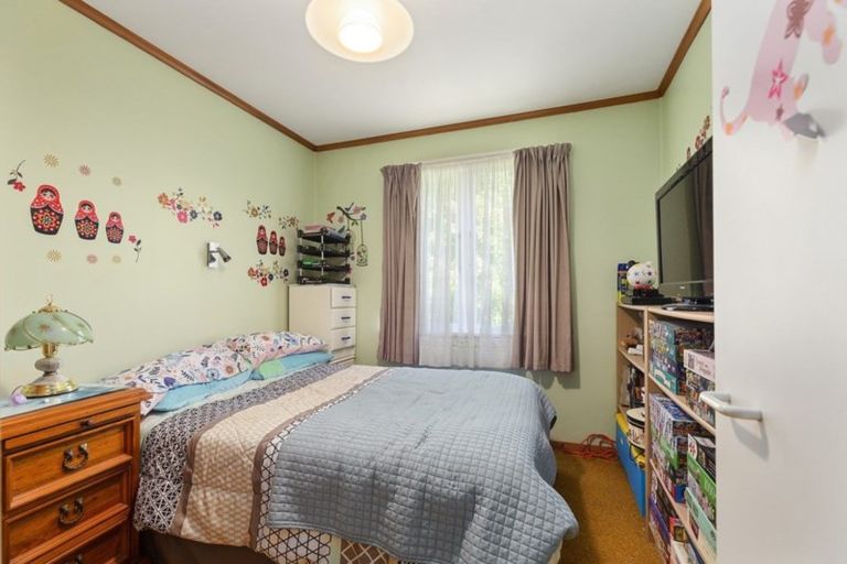 Photo of property in 69 Kahu Road, Paremata, Porirua, 5024