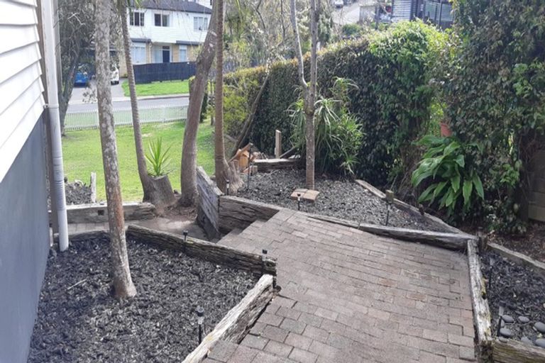 Photo of property in 41 Seaton Road, Murrays Bay, Auckland, 0630