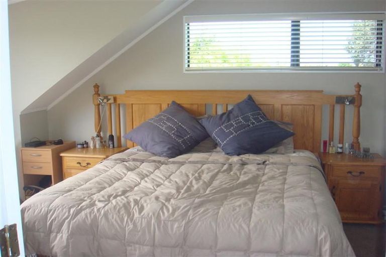 Photo of property in 2/25 Glencoe Road, Browns Bay, Auckland, 0630