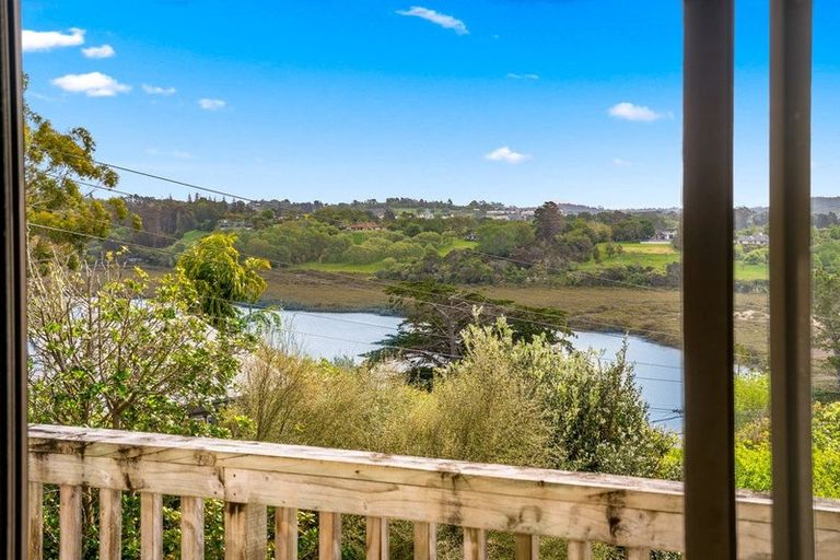 Photo of property in 10 Poplar Road, Stanmore Bay, Whangaparaoa, 0932