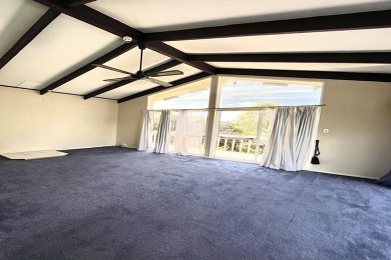 Photo of property in 27 Mirrabooka Avenue, Botany Downs, Auckland, 2010