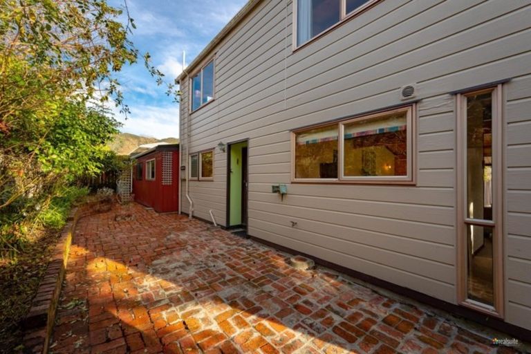 Photo of property in 363 Stokes Valley Road, Stokes Valley, Lower Hutt, 5019