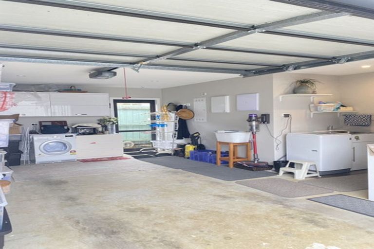 Photo of property in 6 Danden Way, Pukekohe, 2120