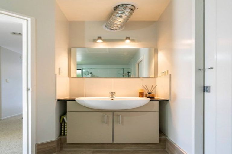 Photo of property in 118 Onetaunga Road, Chatswood, Auckland, 0626
