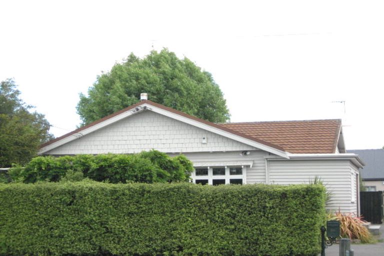 Photo of property in 53 Stapletons Road, Richmond, Christchurch, 8013