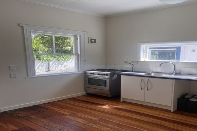 Photo of property in 37 Raroa Road, Kelburn, Wellington, 6012