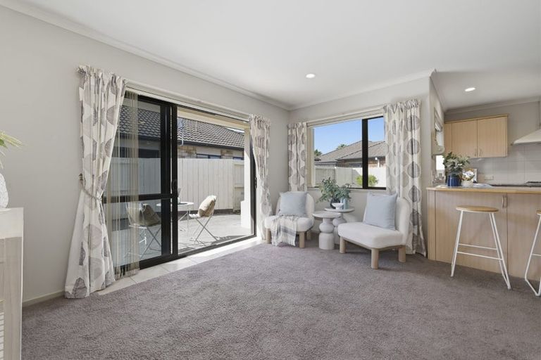 Photo of property in 12 Putaka Place, Papamoa Beach, Papamoa, 3118