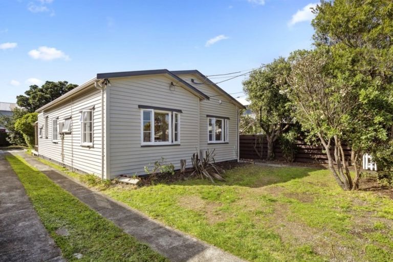 Photo of property in 7 Huia Street, Petone, Lower Hutt, 5012