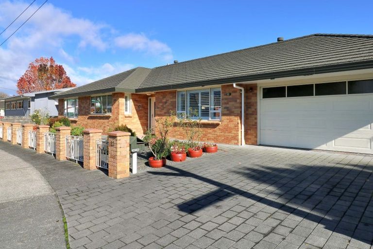 Photo of property in 33 Whitley Avenue, Ebdentown, Upper Hutt, 5018