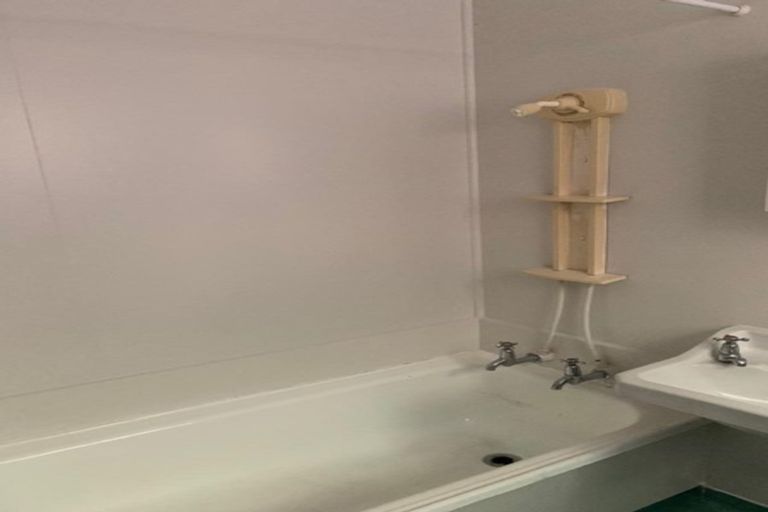 Photo of property in 2/27 South Karori Road, Karori, Wellington, 6012