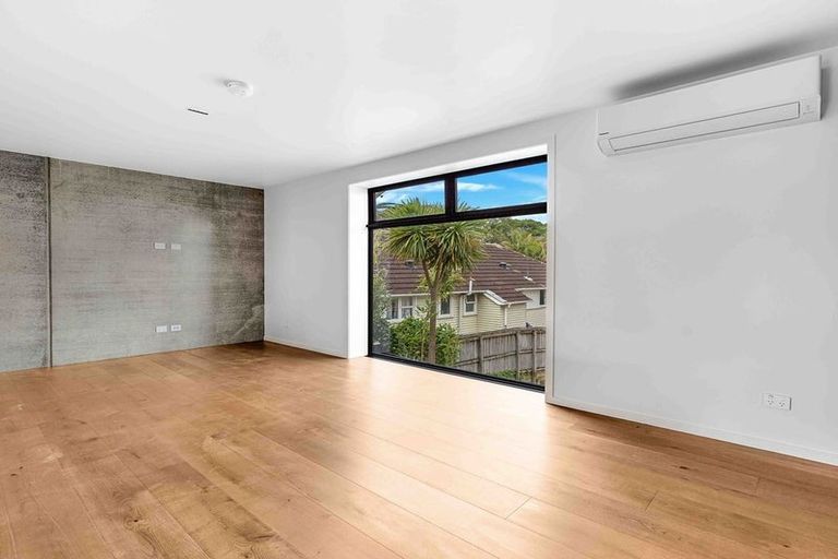 Photo of property in 5/279 Lake Road, Belmont, Auckland, 0622