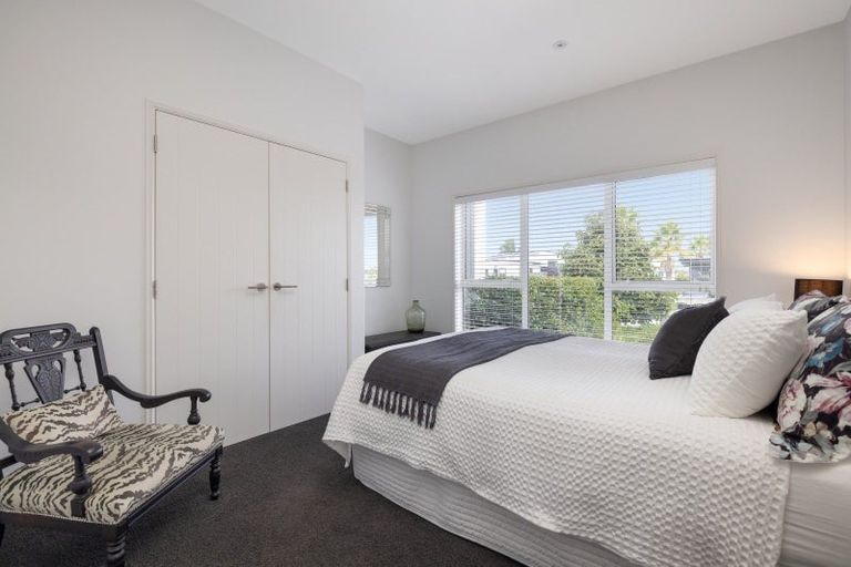 Photo of property in 18 Montia Close, Papamoa Beach, Papamoa, 3118